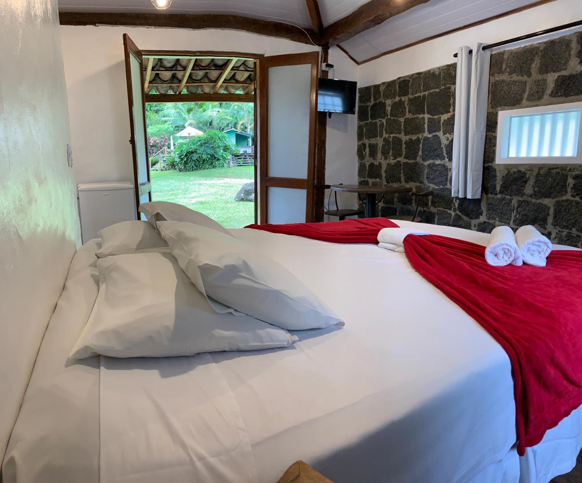Velinn Pousada Bromelias Ilhabela Ruang foto