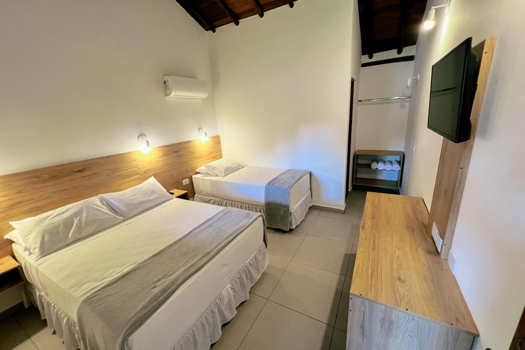 Velinn Pousada Bromelias Ilhabela Ruang foto